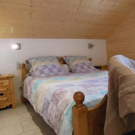 Chambres Et Table D'hotes Le Chalet Du Seu Bed & Breakfast Le Ménil
